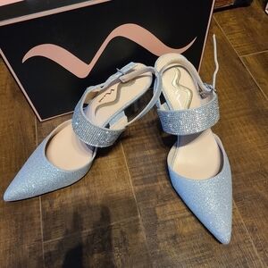 NEW Nina Tanika silver kitten heels